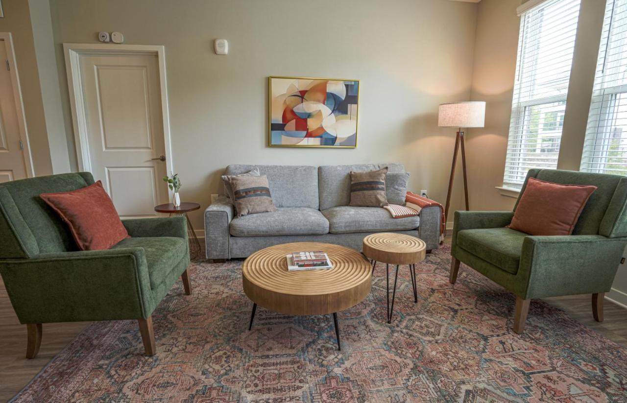 Apartment Upscale, New Apt, Pool, Long Athens